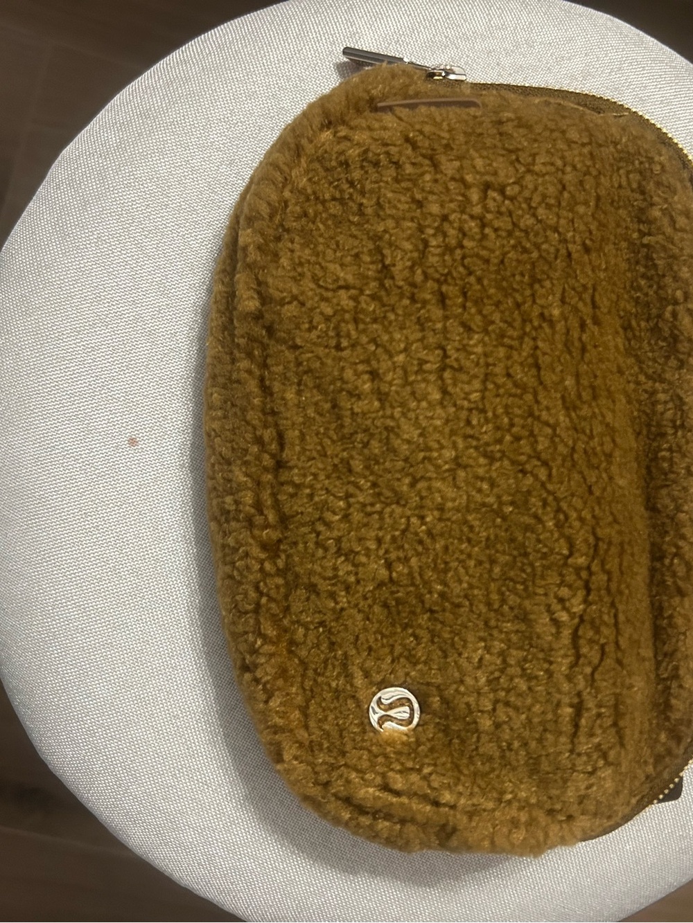 lululemon athletica Plush Sherpa Phone Pouch - Camel